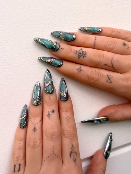 Megan Fox's melting crystal ball manicure